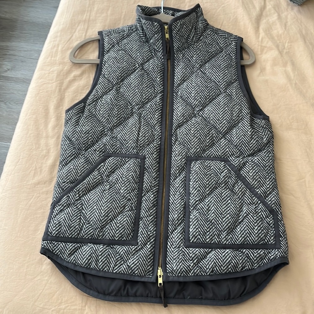 Grey and white XS J. Crew quilted vest